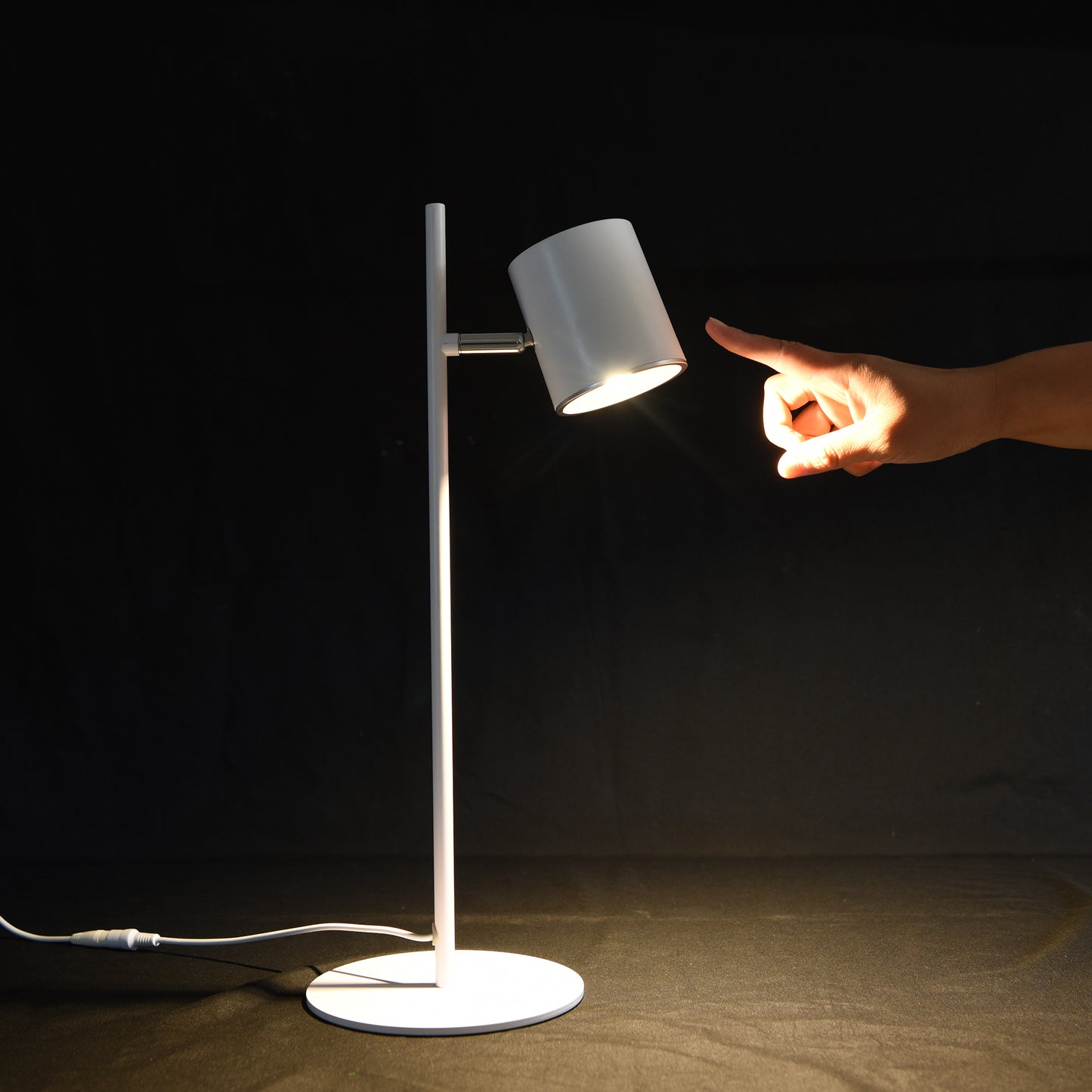 DAC® MP-324 Metal LED Desk Lamp with 340° Rotating Head, White